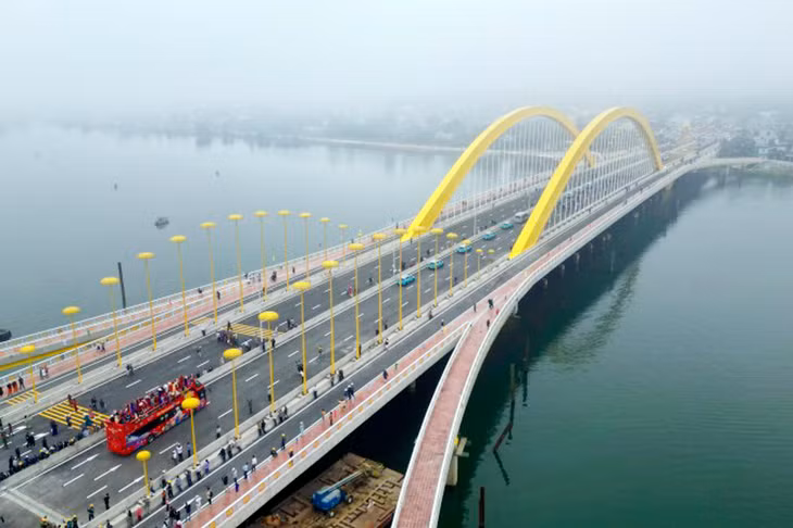 Cầu Nguyễn Hoàng được thông xe kỹ thuật