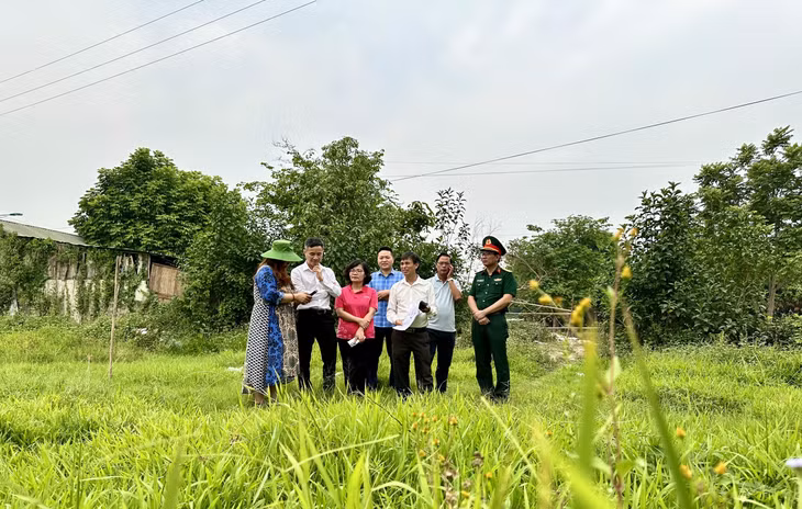 Đoàn công tác của Ngân hàng Bắc Á, VSF và chính quyền địa phương trong chuyến đi khảo sát xây điểm trường ở huyện Tuần Giáo