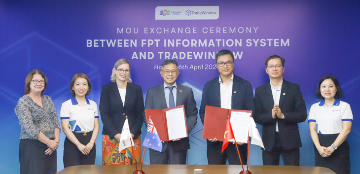 Lễ ký kết biên bản ghi nhớ giữa FPT IS và TradeWindow