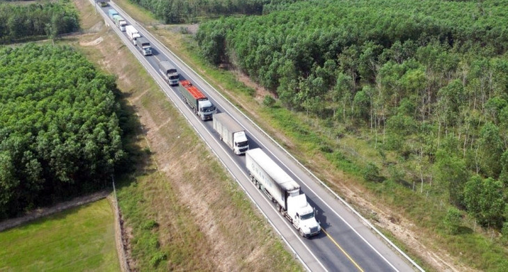 Cao tốc Cam Lộ - La Sơn dự kiến mở rộng lên 4 làn xe Cao tốc Cam Lộ - La Sơn dự kiến mở rộng lên 4 làn xe
