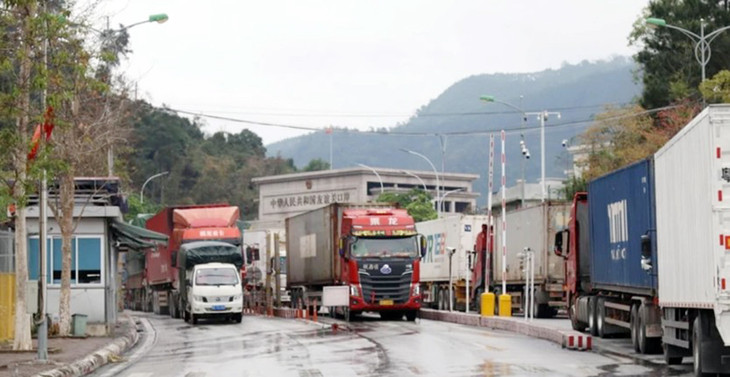 Phương tiện chở hàng hóa xuất nhập khẩu qua cửa khẩu quốc tế Hữu Nghị, tỉnh Lạng Sơn Phương tiện chở hàng hóa xuất nhập khẩu qua cửa khẩu quốc tế Hữu Nghị, tỉnh Lạng Sơn