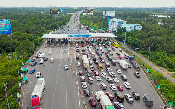 Cao tốc TP.HCM - Long Thành - Dầu Giây đoạn qua TP.HCM thường xuyên ùn tắc