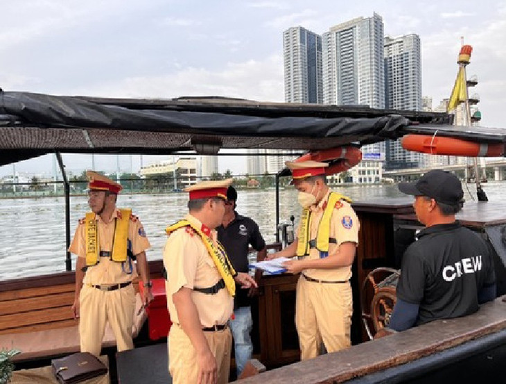Bộ GTVT đề nghị TP.HCM chấn chỉnh công tác đào tạo thuyền viên, người lái phương tiện thủy nội địa, tăng cường thanh tra, kiểm tra Bộ GTVT đề nghị TP.HCM chấn chỉnh công tác đào tạo thuyền viên, người lái phương tiện thủy nội địa, tăng cường thanh tra, kiểm tra