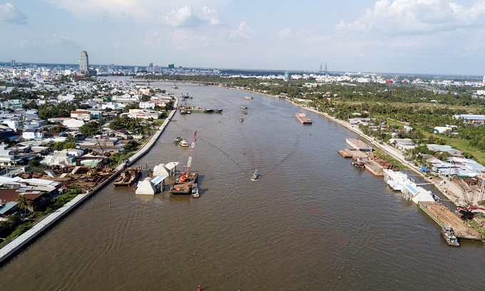 Dự kiến hầm ngầm được xây dựng từ quận Ninh Kiều (trái) vượt sông Cần Thơ đến Khu hành chính ở quận Cái Răng Dự kiến hầm ngầm được xây dựng từ quận Ninh Kiều (trái) vượt sông Cần Thơ đến Khu hành chính ở quận Cái Răng