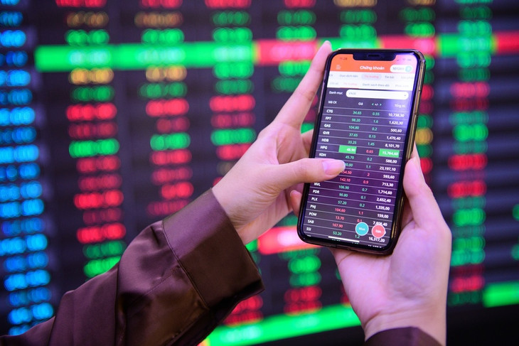 VN-Index chốt phiên đầu tuần tại 1.053 điểm, tăng 13 điểm. Ảnh minh họa VN-Index chốt phiên đầu tuần tại 1.053 điểm, tăng 13 điểm. Ảnh minh họa