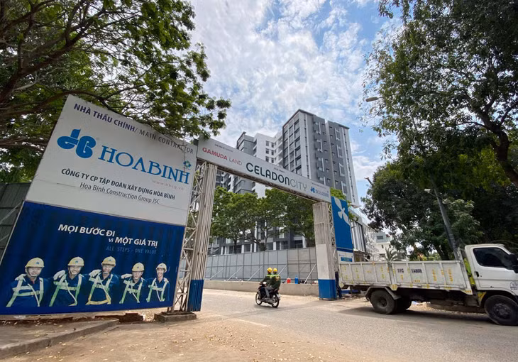 Cổng vào Dự án Khu liên hợp thể dục thể thao và khu dân cư Tân Thắng (Celadon City)