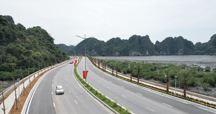 Một góc tuyến đường bao biển được đánh giá là đẹp nhất Việt Nam Một góc tuyến đường bao biển được đánh giá là đẹp nhất Việt Nam