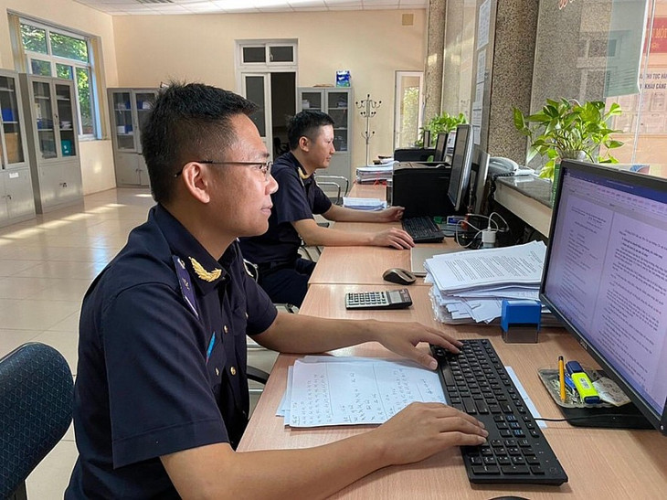 Hải quan Thanh Hóa làm thủ tục cho 11 tàu &quot;xông đất&quot; cảng Nghi Sơn dịp Tết Quý Mão 2023