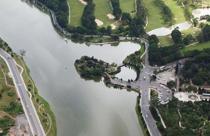 Ốc đảo Bích Câu nằm giữa thắng cảnh hồ Xuân Hương