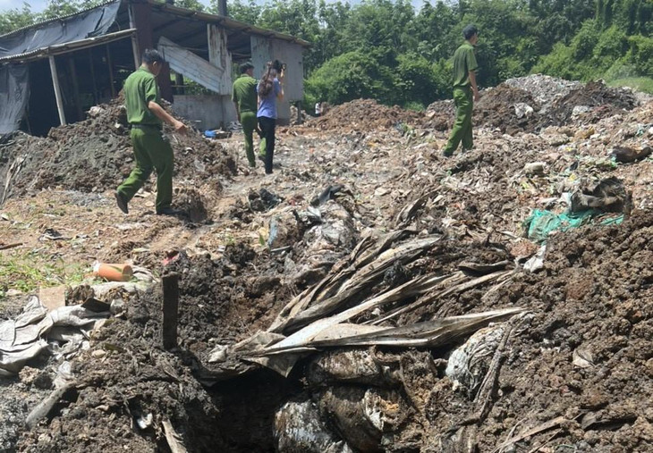 Khu vực phát hiện chôn lấp chất thải trái quy định đang được xác minh làm rõ.