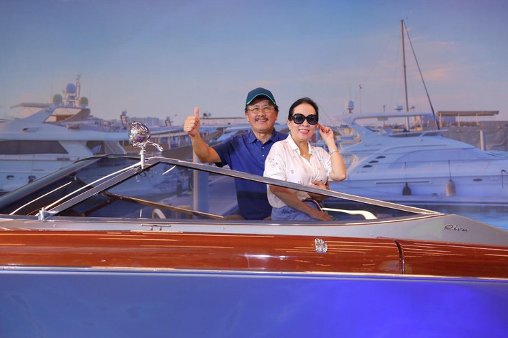 Khách hàng tới check-in và tìm hiểu dự án trong chuỗi sự kiện được tặng 100 triệu đồng khi giao dịch các sản phẩm BĐS