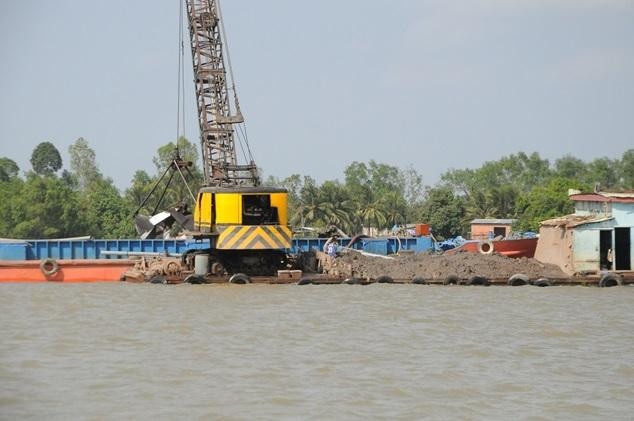 Bộ Giao thông vận tải đề nghị khai thác khoảng 5.000 m3 cát biển thí điểm đắp nền đường cao tốc tại khu vực đồng bằng sông Cửu Long. Ảnh: Internet