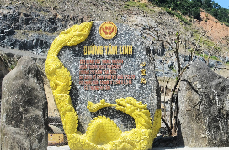 Và dựng bảng chú thích thông tin hạng mục đường giao thông