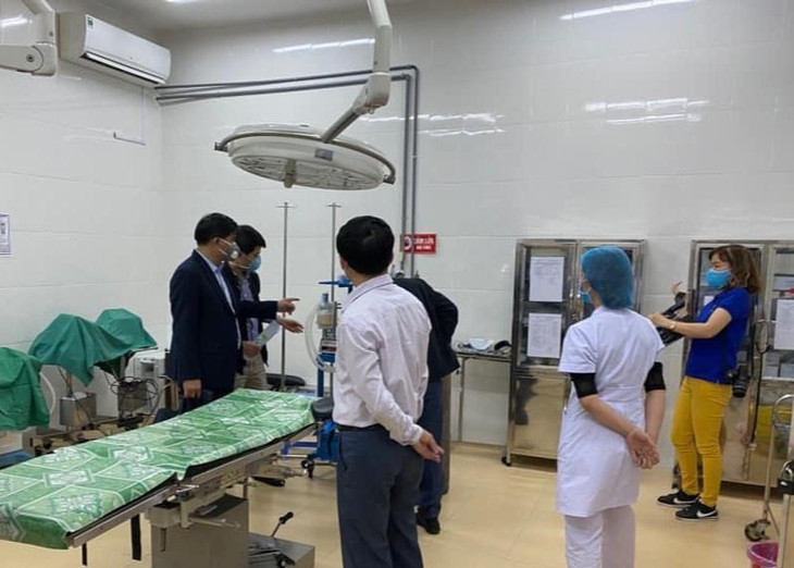 Ê-kíp chuyên gia từ Bệnh viện Bạch Mai, Hà Nội kiểm tra, khảo sát trang thiết bị, cơ sở y tế tại Điện Biên trong ngày 5/2