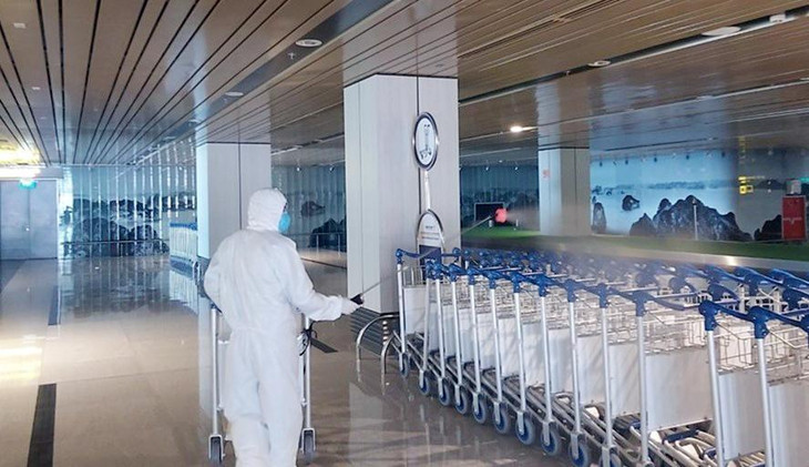Sân bay Vân Đồn được phun xịt khử trùng thường xuyên