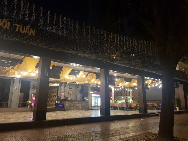 TPHCM dừng dịch vụ không thiết yếu từ 12h ngày 9/2