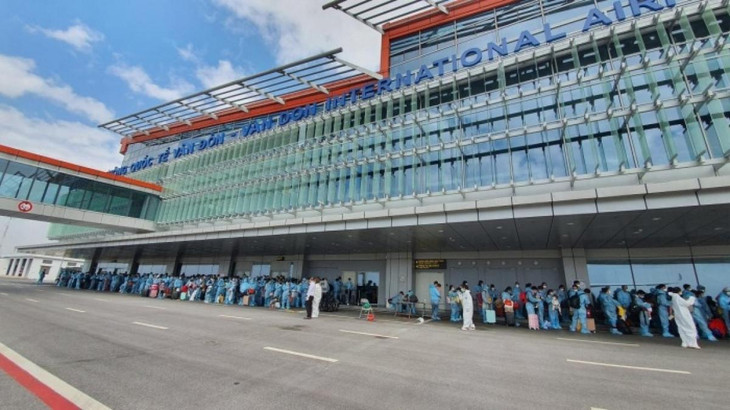 Cục Hàng không Việt Nam vừa đề nghị Bộ Giao thông vận tải gia hạn thời gian đóng cửa Sân bay Vân Đồn (Quảng Ninh) đến 12h ngày 21/2