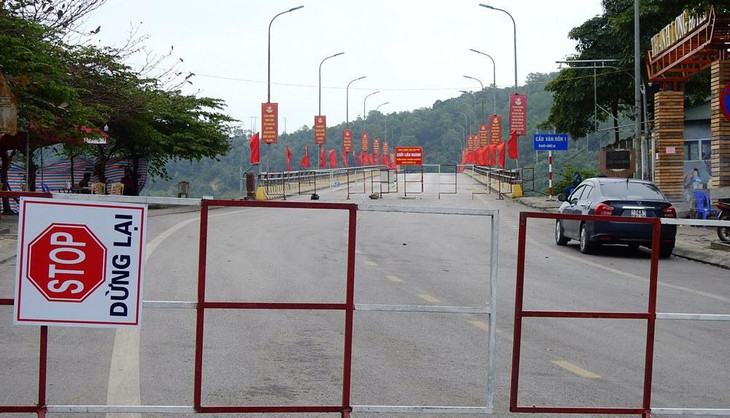 Một chốt kiểm soát tại cửa ngõ huyện Vân Đồn