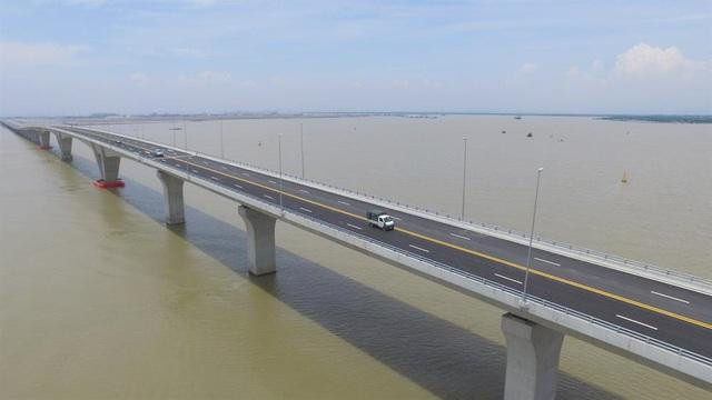 Nhiều cây cầu vượt biển đã được hoàn thành tại Việt Nam trong những năm qua.