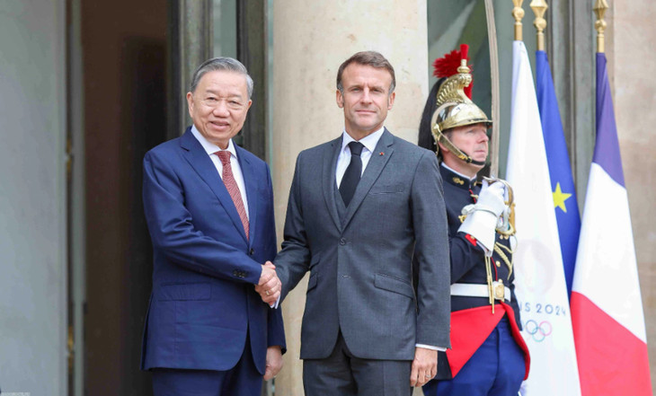 Tổng thống Pháp Emmanuel Macron đón Tổng Bí thư, Chủ tịch nước Tô Lâm. Ảnh: TTXVN Tổng thống Pháp Emmanuel Macron đón Tổng Bí thư, Chủ tịch nước Tô Lâm. Ảnh: TTXVN