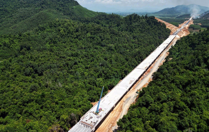 Cầu Khánh Bình là cầu dài nhất cao tốc Vân Phong - Nha Trang