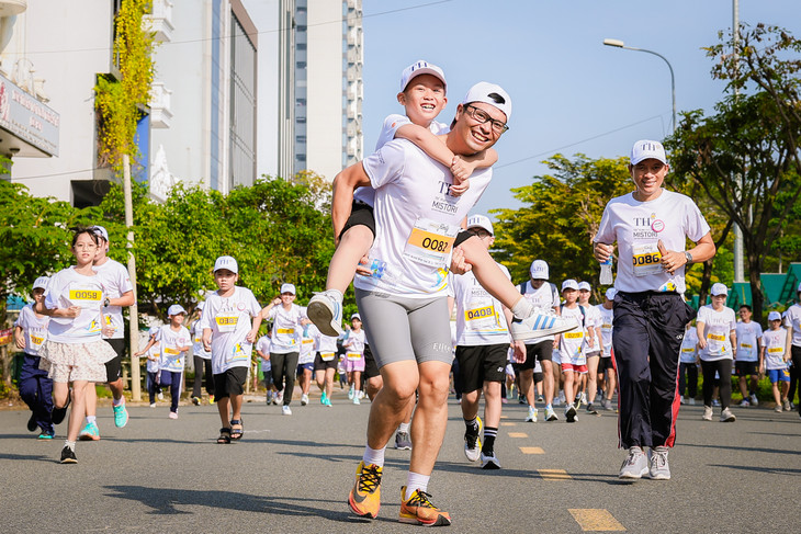 S-Race TP.HCM 2024 không chỉ mang đến niềm vui thể thao mà còn là ngày hội gắn kết gia đình – nhà trường trong việc chăm sóc thế hệ trẻ