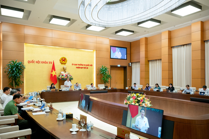 Toàn cảnh Phiên họp