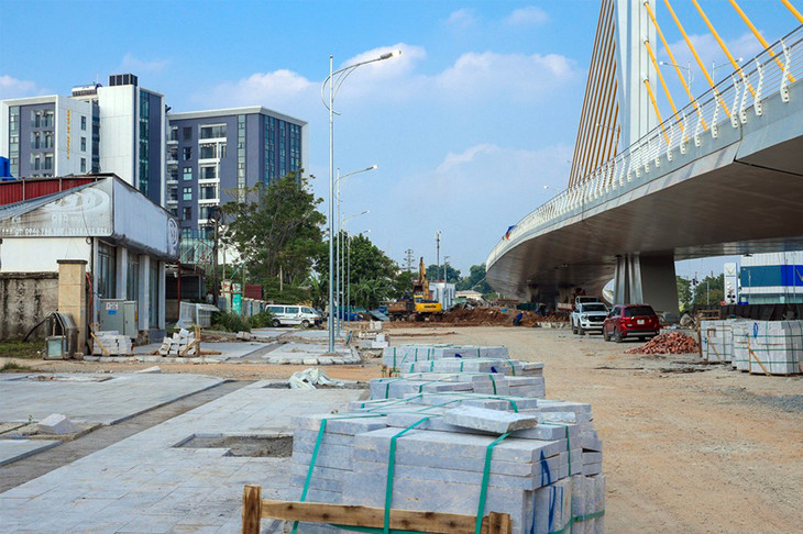 Dự án cầu vượt đường sắt nút giao Nguyễn Tất Thành, thành phố Vĩnh Yên đang được các đơn vị thi công đẩy nhanh tiến độ hoàn thiện. Ảnh minh họa