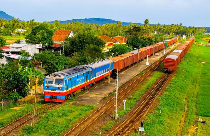 Trong năm 2025, hoàn thành thủ tục và khởi công đầu tư đối với tuyến đường sắt Lào Cai – Hà Nội – Hải Phòng. Ảnh minh họa