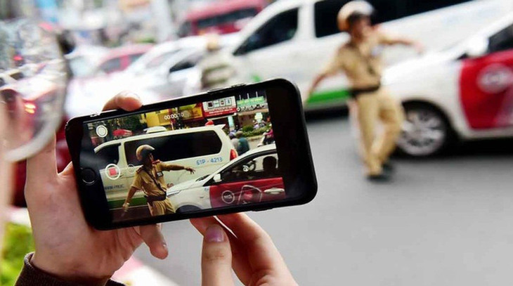 So với quy định trước đây, hình thức giám sát lực lượng công an làm nhiệm vụ của nhân dân thông qua thiết bị ghi âm, ghi hình đã được loại bỏ. Ảnh minh họa So với quy định trước đây, hình thức giám sát lực lượng công an làm nhiệm vụ của nhân dân thông qua thiết bị ghi âm, ghi hình đã được loại bỏ. Ảnh minh họa