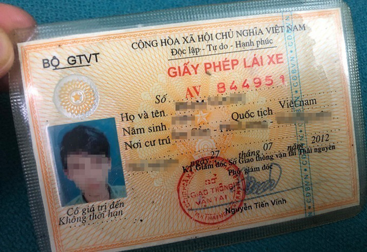 Giấy phép lái môtô bằng vật liệu bìa do Bộ Giao thông Vận tải ban hành