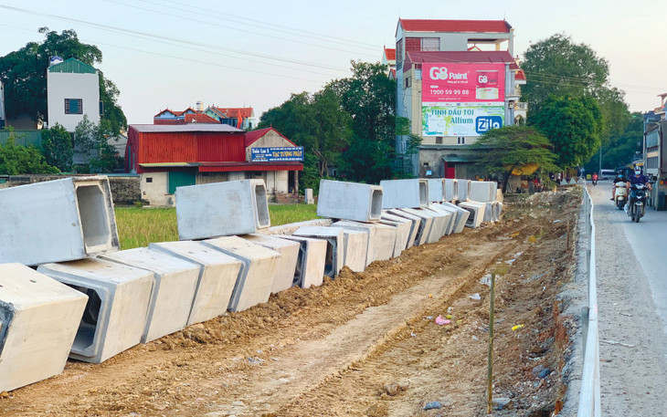 Một số ý kiến kiến nghị cần tiếp tục điều chỉnh cơ chế chính sách về giải phóng mặt bằng, tái định cư và nghiên cứu cơ chế hỗ trợ cho nhà thầu bị thiệt hại do vấn đề giải phóng mặt bằng Ảnh: Lê Tiên