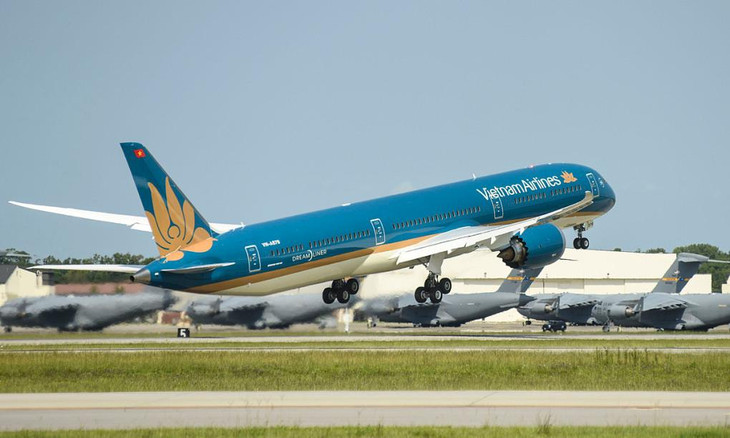 Máy bay Boeing 787-10 của Vietnam Airlines tại sân bay Seattle (Mỹ)