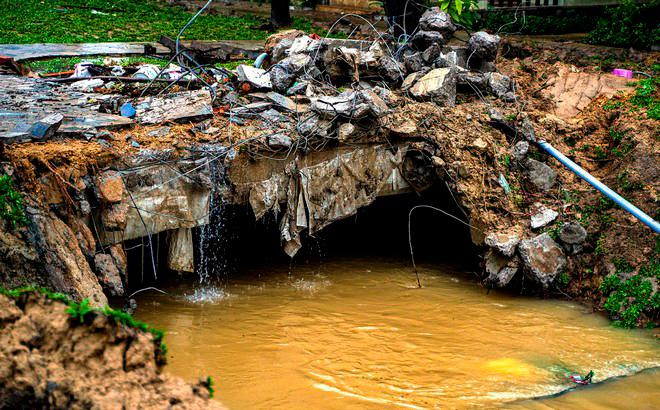 Mương thoát nước bị sập ở resort Hoàng Gia