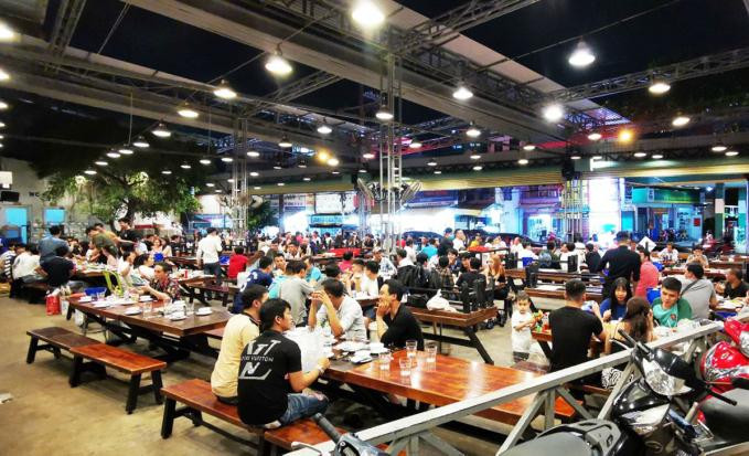 Một quán ăn trên đường Phạm Văn Đồng, quận Gò Vấp