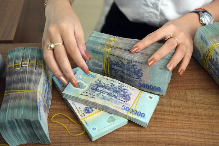 Bộ Tài chính đề xuất Chính phủ giảm tiếp các loại phí, lệ phí đến giữa năm 2022