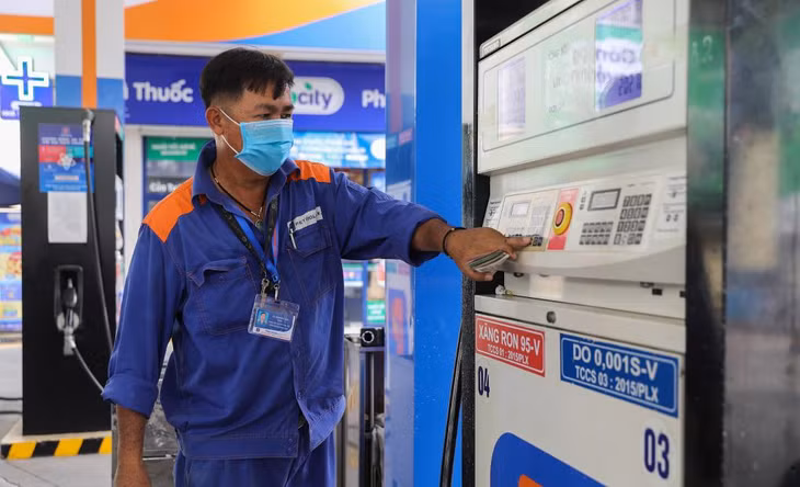 Giá xăng có thể tiếp tục giảm mạnh