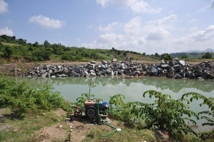 Hiện trường khu vực khai thác đá trái phép.