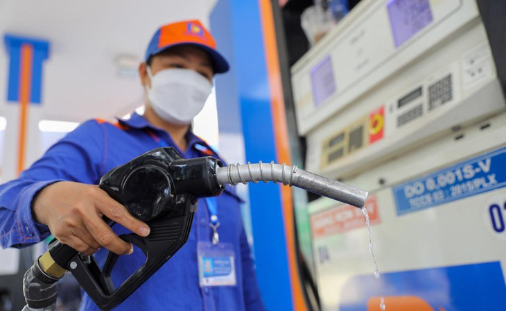 Chính phủ yêu cầu Bộ Tài chính trình giảm thuế xăng dầu ngay tháng 7