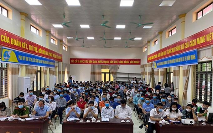 Phiên đấu giá 32 ô đất tại xã Quang Sơn, huyện Lập Thạch, Vĩnh Phúc (Ảnh: Sở Tư pháp Vĩnh Phúc).