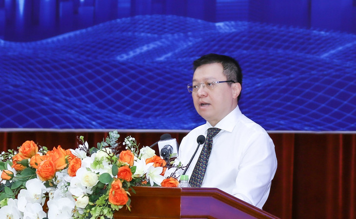 Ông Lê Quốc Minh, Tổng Biên tập Báo Nhân dân, Phó trưởng Ban Tuyên giáo Trung ương, Chủ tịch Hội Nhà báo Việt Nam, phát biểu tại Hội nghị. Ảnh: Nhà báo và công luận Ông Lê Quốc Minh, Tổng Biên tập Báo Nhân dân, Phó trưởng Ban Tuyên giáo Trung ương, Chủ tịch Hội Nhà báo Việt Nam, phát biểu tại Hội nghị. Ảnh: Nhà báo và công luận