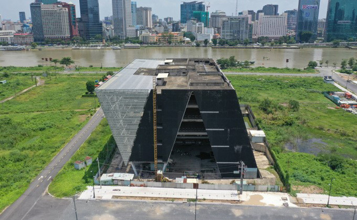 Trung tâm triển lãm TP.HCM xây dựng dang dở trong khu đô thị Thủ Thiêm