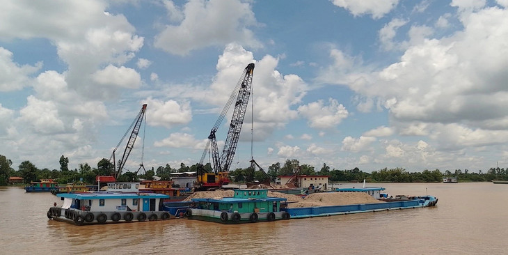 An Giang cấp cho các cao tốc miền Tây hơn 15,5 triệu m3 cát