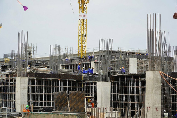 Công nhân thi công tại Dự án ga T3 sân bay Tân Sơn Nhất