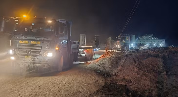 Thông tuyến trên QL4H, đoạn qua xã Ma Thì Hồ, huyện Mường Chà (Điện Biên)