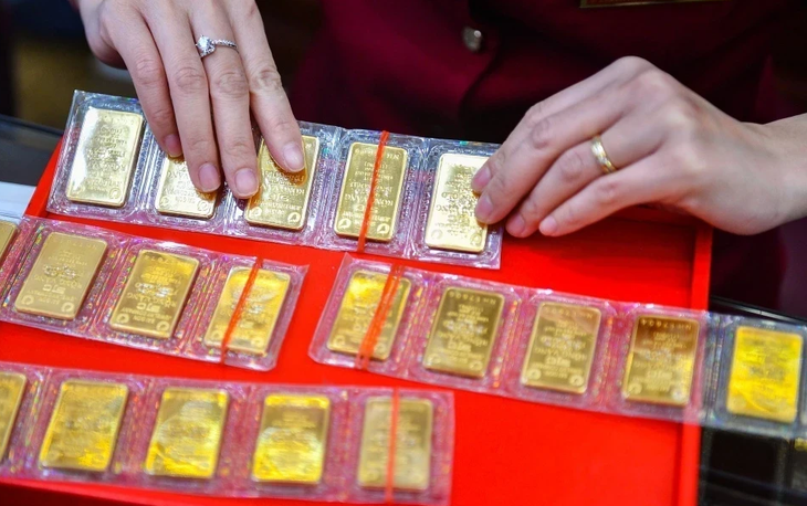 Nhiều người dân phản ánh khó mua vàng miếng SJC tại các điểm giao dịch của ngân hàng quốc doanh