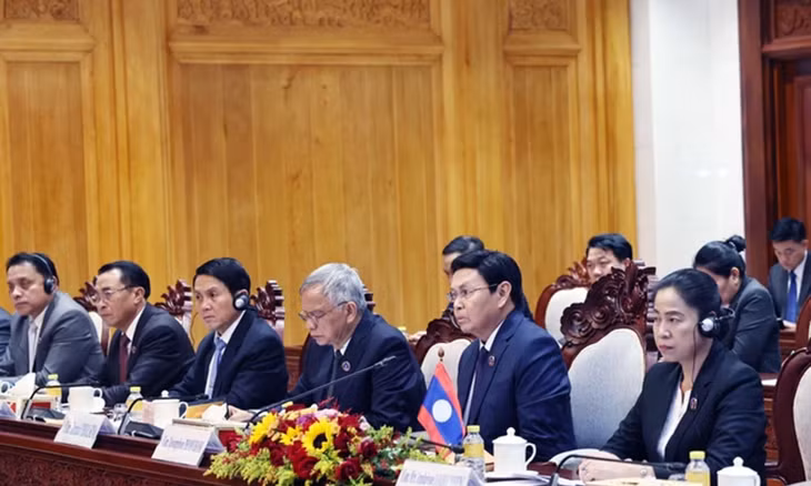 Chủ tịch Quốc hội Lào Saysomphone Phomvihane phát biểu. Ảnh: TTXVN