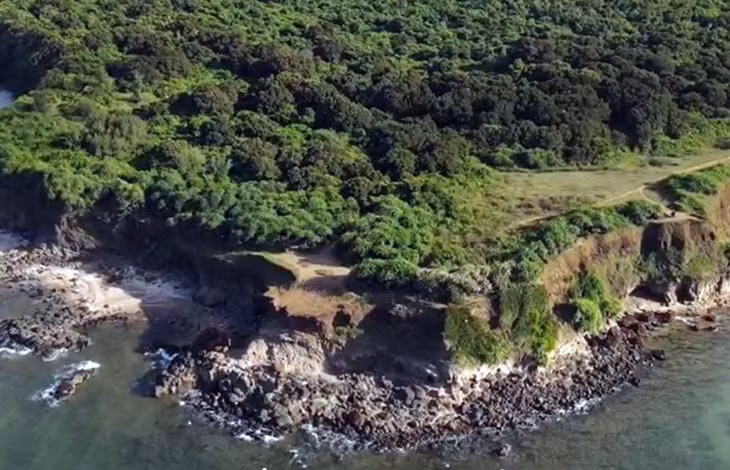 Dọc biển tỉnh Quảng Trị có cảnh quan đẹp, nên Tập đoàn FLC cũng như nhiều nhà đầu tư khác đã quan tâm việc thực hiện dự án du lịch