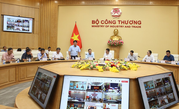 Tổng giám đốc EVN Nguyễn Anh Tuấn phát biểu tại cuộc họp