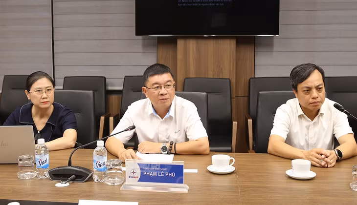 Tổng giám đốc EVNNPT – Phạm Lê Phú phát biểu tại buổi làm việc